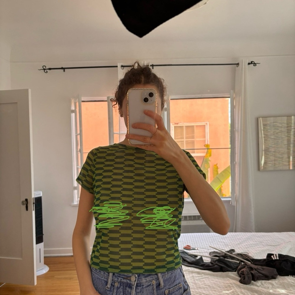 lisa says gay mesh tee